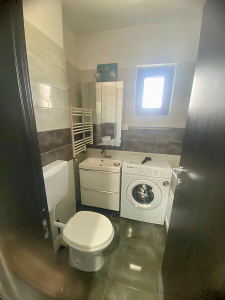 Titan- metrou 1 Decembrie 10 minute,